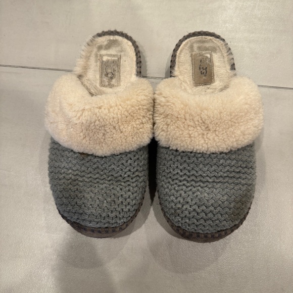 UGG Aira Grey Knit Cozy Slippers - 9 - Picture 1 of 9